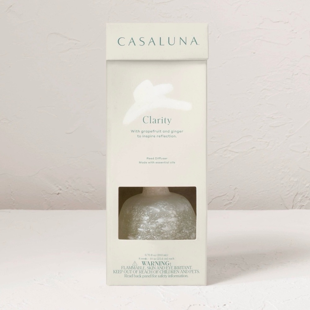 Casaluna Clarity Reed Diffuser in Elegant White vase‎ - no oil included